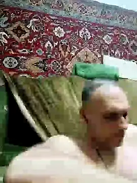 Snapshot of Pineapple04 chatting on 01/14/25, 08:31 Pineapple04 online show from 01/14/25, 08:31