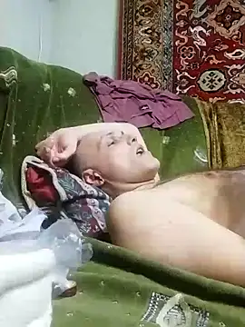 Snapshot of Pineapple04 chatting on 01/19/25, 08:09 Pineapple04 online show from 01/19/25, 08:09