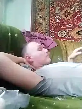 Snapshot of Pineapple04 chatting on 01/21/25, 12:29 Pineapple04 online show from 01/21/25, 12:29