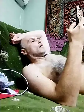 Snapshot of Pineapple04 chatting on 02/10/25, 09:25 Pineapple04 online show from 02/10/25, 09:25