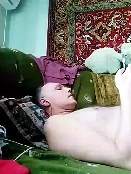 Snapshot of Pineapple04 chatting on 02/14/25, 01:29 Pineapple04 online show from 02/14/25, 01:29