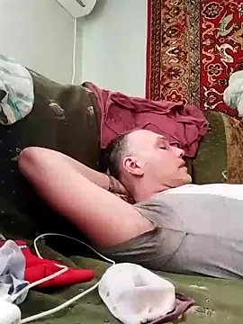 Snapshot of Pineapple04 chatting on 02/18/25, 04:58 Pineapple04 online show from 02/18/25, 04:58