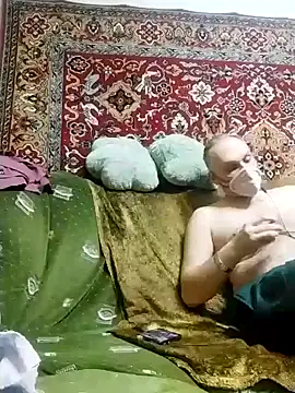 Snapshot of Pineapple04 chatting on 02/19/25, 04:00 Pineapple04 online show from 02/19/25, 04:00