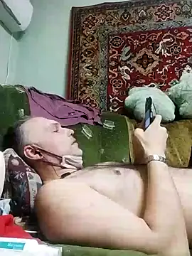 Snapshot of Pineapple04 chatting on 02/20/25, 08:58 Pineapple04 online show from 02/20/25, 08:58