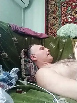 Snapshot of Pineapple04 chatting on 03/11/25, 10:29 Pineapple04 online show from 03/11/25, 10:29