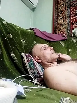 Snapshot of Pineapple04 chatting on 03/18/25, 04:04 Pineapple04 online show from 03/18/25, 04:04