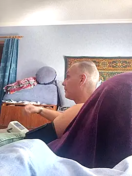 Snapshot of Pineapple04 chatting on 09/21/25, 07:54 Pineapple04 online show from 09/21/25, 07:54