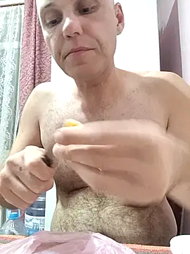 Snapshot of Pineapple04 chatting on 09/23/25, 05:16 Pineapple04 online show from 09/23/25, 05:16