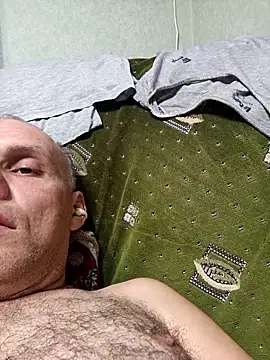 Snapshot of Pineapple04 chatting on 09/25/25, 05:05 Pineapple04 online show from 09/25/25, 05:05