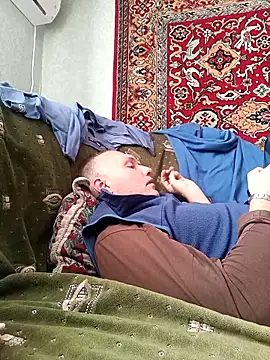 Snapshot of Pineapple04 chatting on 10/04/25, 05:27 Pineapple04 online show from 10/04/25, 05:27