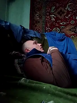 Snapshot of Pineapple04 chatting on 10/05/25, 04:22 Pineapple04 online show from 10/05/25, 04:22