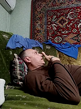 Snapshot of Pineapple04 chatting on 10/07/25, 04:59 Pineapple04 online show from 10/07/25, 04:59