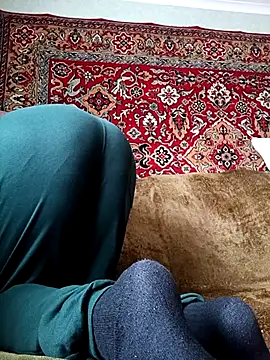 Snapshot of Pineapple04 chatting on 10/09/25, 08:12 Pineapple04 online show from 10/09/25, 08:12