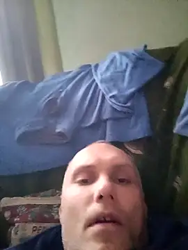 Snapshot of Pineapple04 chatting on 10/16/25, 02:07 Pineapple04 online show from 10/16/25, 02:07