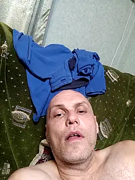 Snapshot of Pineapple04 chatting on 10/20/25, 06:08 Pineapple04 online show from 10/20/25, 06:08