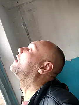 Snapshot of Pineapple04 chatting on 10/22/25, 06:57 Pineapple04 online show from 10/22/25, 06:57