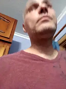 Snapshot of Pineapple04 chatting on 10/27/25, 06:56 Pineapple04 online show from 10/27/25, 06:56