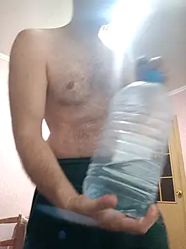 Snapshot of Pineapple04 chatting on 10/29/25, 02:14 Pineapple04 online show from 10/29/25, 02:14