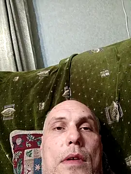 Pineapple04 online show from 11/20/25, 06:29