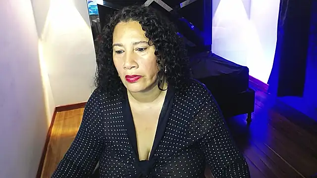 sussy lee  online show from 02/03/25, 11:31