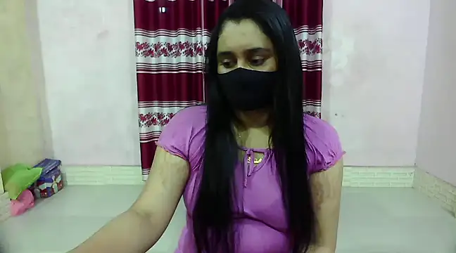 Snapshot of LovelyRose69 chatting on 01/04/25, 05:26 LovelyRose69 online show from 01/04/25, 05:26