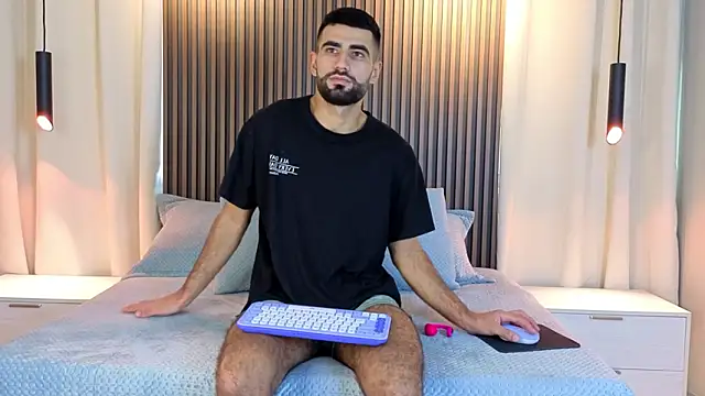 Ethan  Walker online show from 02/02/26, 06:50