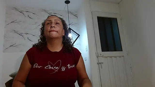 EvaMills1 online show from 11/22/25, 08:52