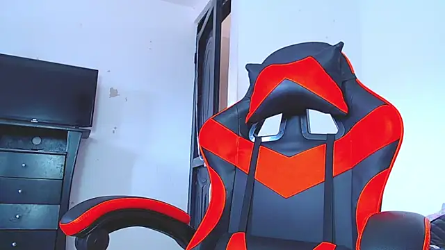 ADAM HOT online show from 12/21/25, 03:52