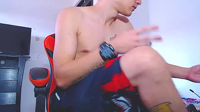 ADAM HOT online show from 02/10/26, 01:15