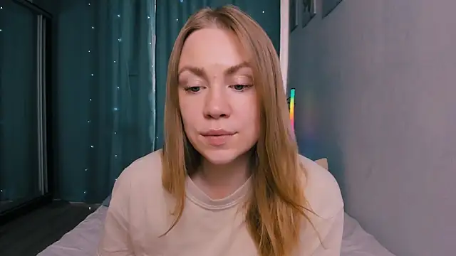 Snapshot of InsatiableFoxX chatting on 04/23/26, 12:29 InsatiableFoxX online show from 04/23/26, 12:29