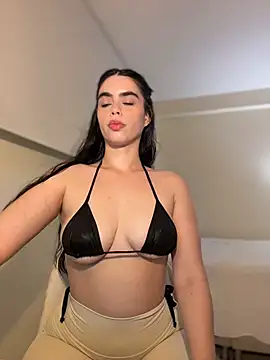 Snapshot of Mavi_Coless chatting on 04/15/26, 12:39 Mavi Coless online show from 04/15/26, 12:39