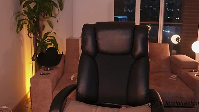 Snapshot of sammy_laszlow chatting on 03/13/26, 02:51 sammy laszlow online show from 03/13/26, 02:51