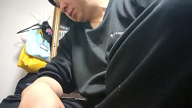 Snapshot of 07YUKIO chatting on 03/29/26, 03:34 07YUKIO online show from 03/29/26, 03:34