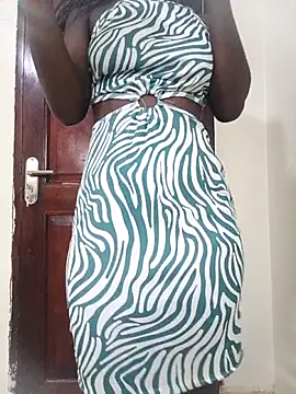 Snapshot of Hazel_blac chatting on 05/29/26, 12:36 Hazel blac online show from 05/29/26, 12:36