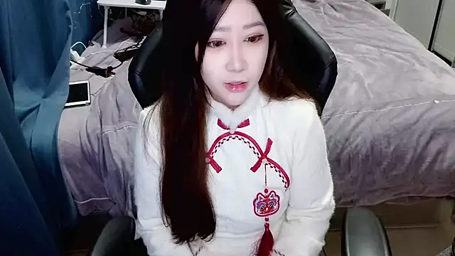 Snapshot of Angelababy001 chatting on 01/05/25, 02:52 Angelababy001 online show from 01/05/25, 02:52