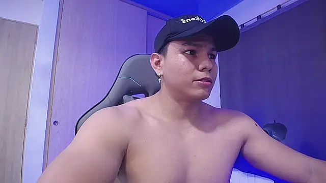 Snapshot of RoyConstance chatting on 03/10/25, 11:49 RoyConstance online show from 03/10/25, 11:49