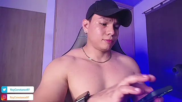 Snapshot of RoyConstance chatting on 03/11/25, 02:54 RoyConstance online show from 03/11/25, 02:54