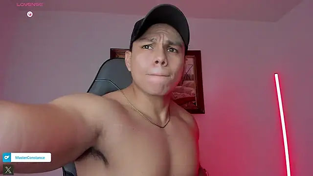 Snapshot of RoyConstance chatting on 09/15/25, 03:50 RoyConstance online show from 09/15/25, 03:50