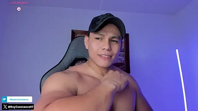 Snapshot of RoyConstance chatting on 10/19/25, 04:24 RoyConstance online show from 10/19/25, 04:24