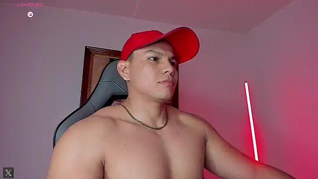 Snapshot of RoyConstance chatting on 11/09/25, 04:44 RoyConstance online show from 11/09/25, 04:44