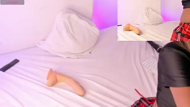 Snapshot of AgathaFoxy chatting on 02/07/25, 07:40 AgathaFoxy online show from 02/07/25, 07:40