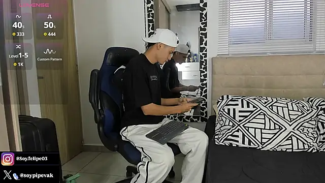Snapshot of soyander03_ chatting on 10/13/25, 11:21 soyander03  online show from 10/13/25, 11:21