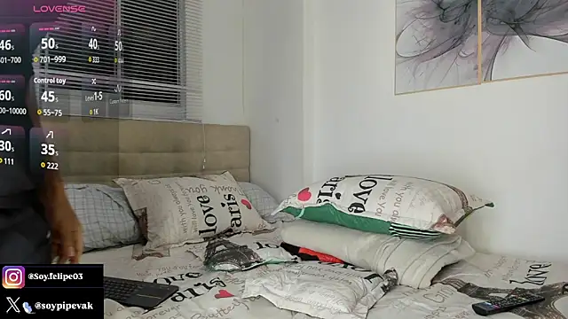 Snapshot of soyander03_ chatting on 11/23/25, 09:42 soyander03 online show from 11/23/25, 09:42