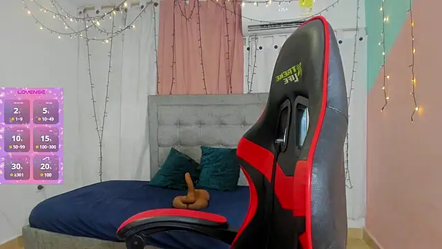 valentina 0  online show from 02/04/25, 03:44