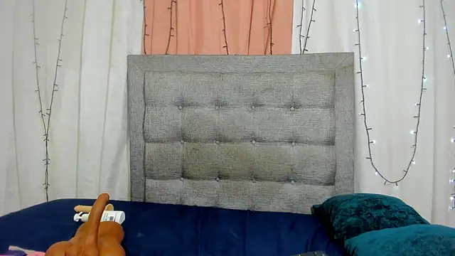 valentina 0  online show from 02/11/25, 09:31