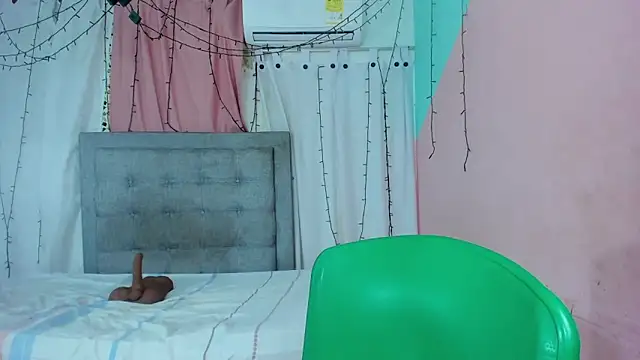 valentina 0  online show from 09/23/25, 03:42