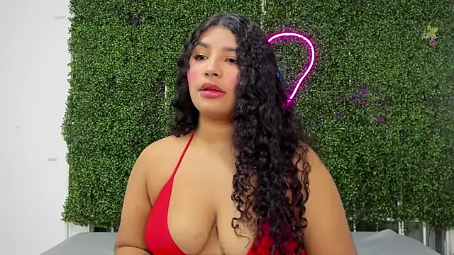 valentina 0  online show from 11/26/25, 10:11