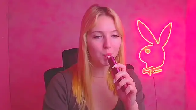 Milka kiss  online show from 11/17/25, 01:06