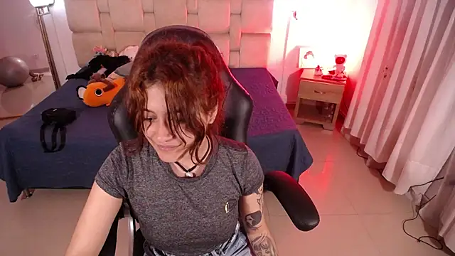 Snapshot of liz-beths chatting on 12/07/24, 03:58 liz-beths online show from 12/07/24, 03:58