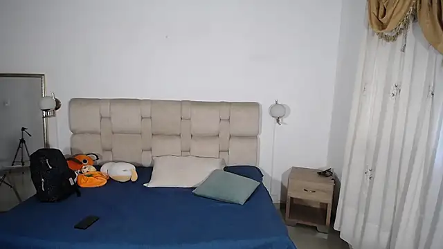 Snapshot of liz-beths chatting on 12/14/24, 09:35 liz-beths online show from 12/14/24, 09:35